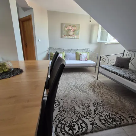 Fragola Apartment *