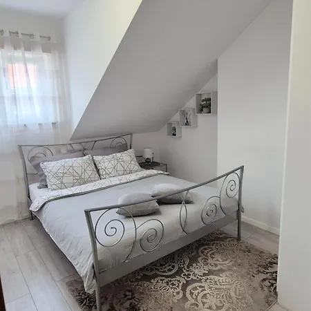Apartment Fragola *